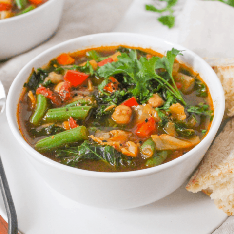 instant pot vegetable soup with crusty bread